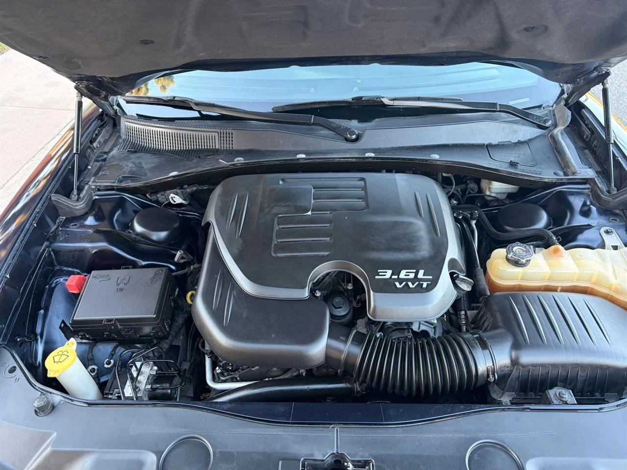 Dodge Charger SE 2012