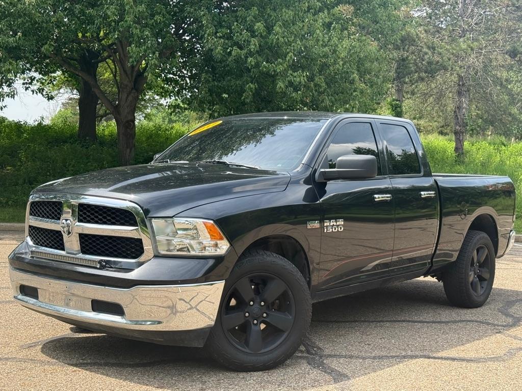 RAM 1500 SLT Quad Cab 4WD 2017
