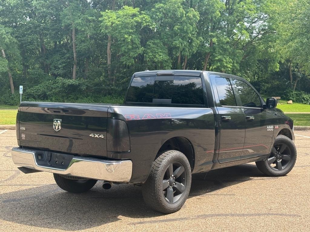 RAM 1500 SLT Quad Cab 4WD 2017