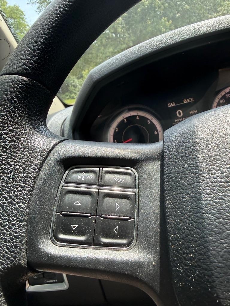 RAM 1500 SLT Quad Cab 4WD 2017