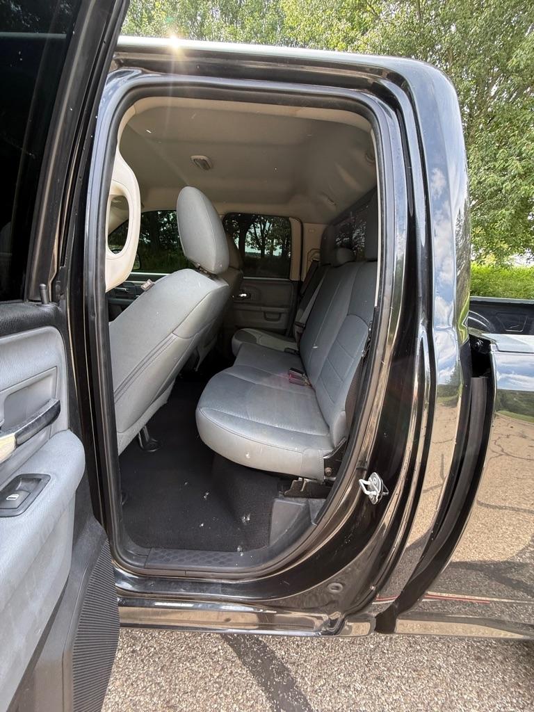 RAM 1500 SLT Quad Cab 4WD 2017