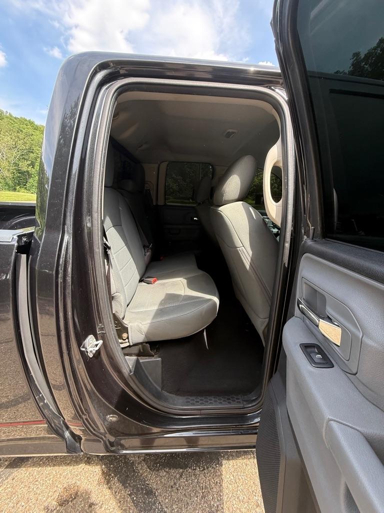 RAM 1500 SLT Quad Cab 4WD 2017