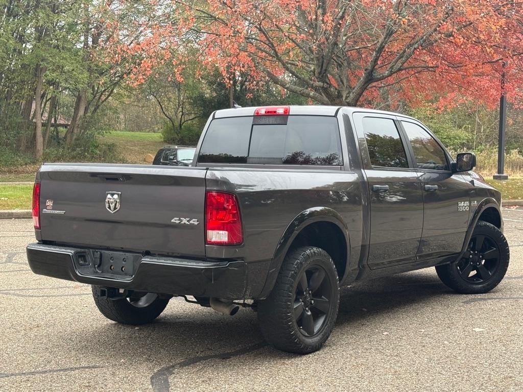 RAM 1500 SLT Crew Cab SWB 4WD 2016