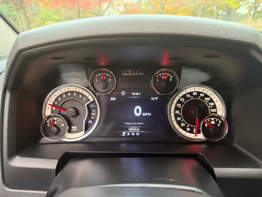 RAM 1500 SLT Crew Cab SWB 4WD 2016