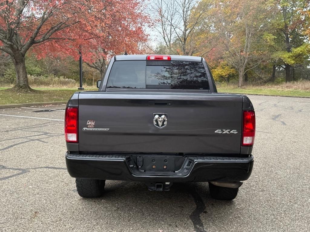 RAM 1500 SLT Crew Cab SWB 4WD 2016