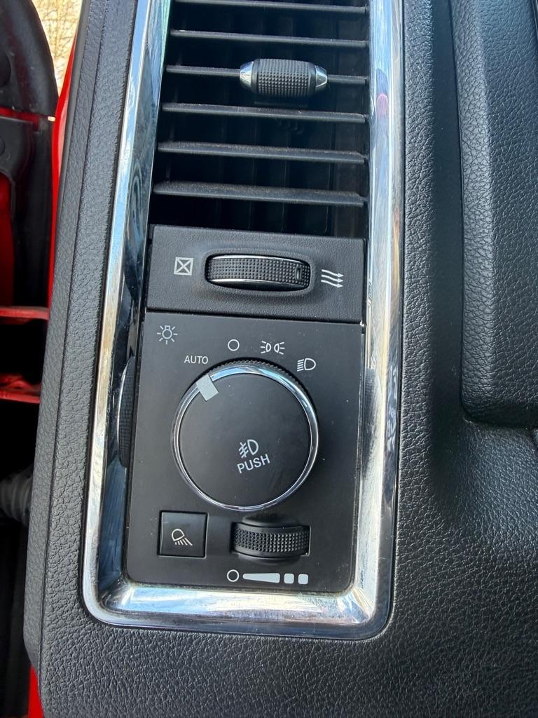 RAM 1500 Laramie Crew Cab SWB 4WD 2018