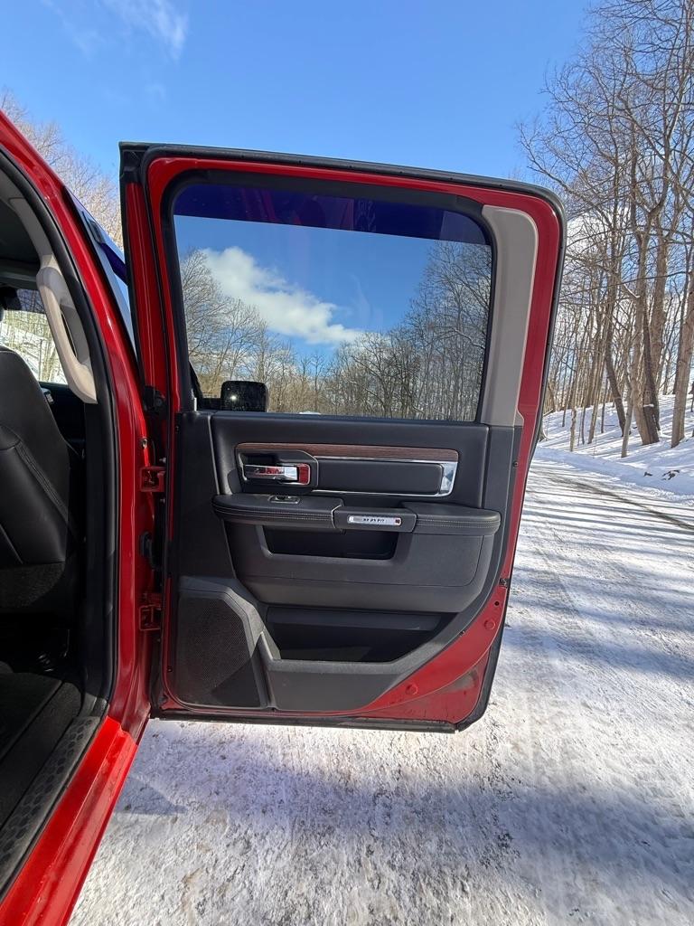 RAM 1500 Laramie Crew Cab SWB 4WD 2018