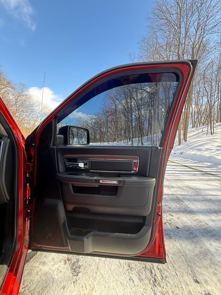 RAM 1500 Laramie Crew Cab SWB 4WD 2018