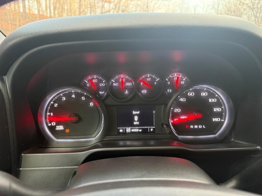 Chevrolet Silverado 1500 Custom Crew Cab Long Box 4WD 2020