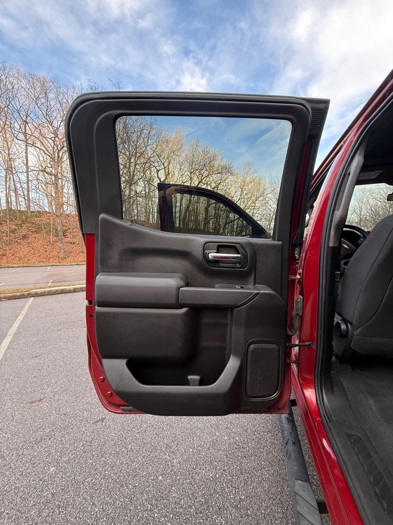 Chevrolet Silverado 1500 Custom Crew Cab Long Box 4WD 2020