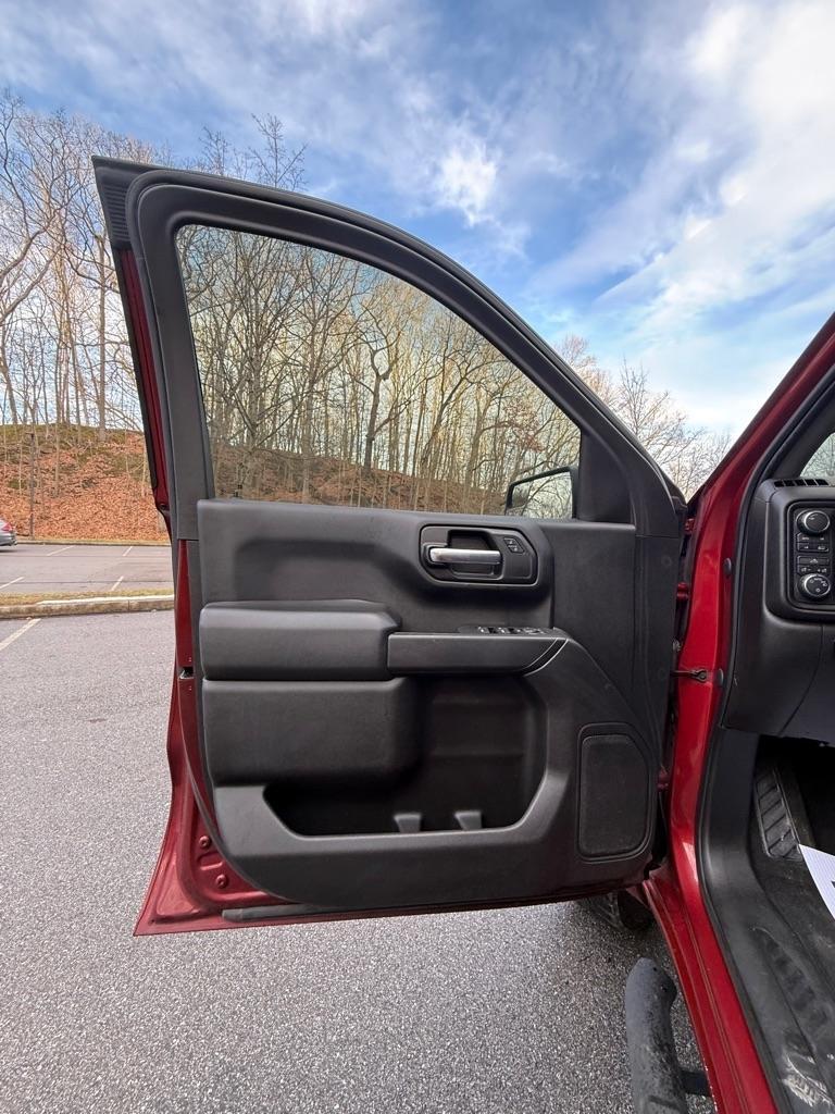 Chevrolet Silverado 1500 Custom Crew Cab Long Box 4WD 2020