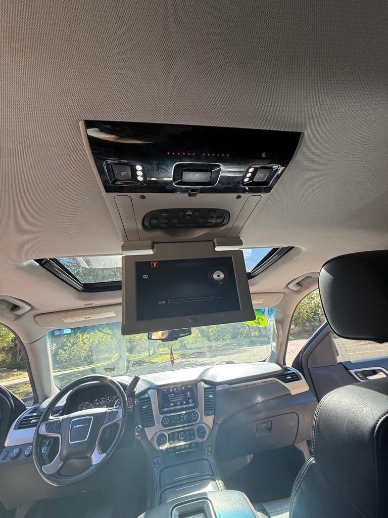GMC Yukon Denali 4WD 2015
