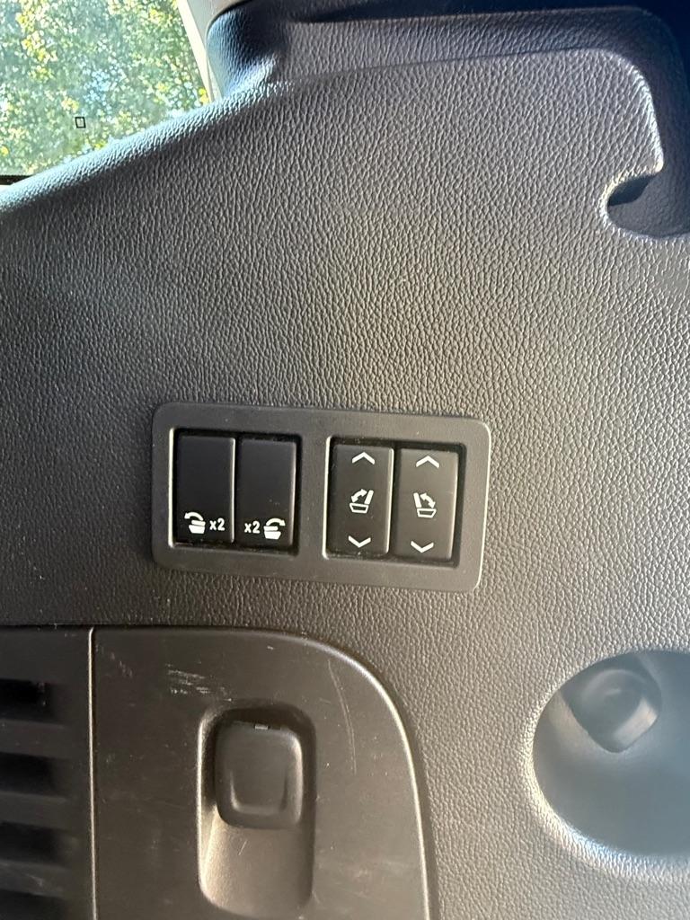 GMC Yukon Denali 4WD 2015