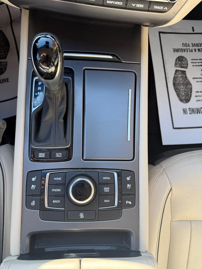 Hyundai Genesis 3.8L 2015