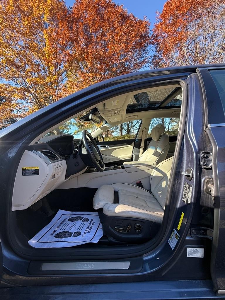 Hyundai Genesis 3.8L 2015