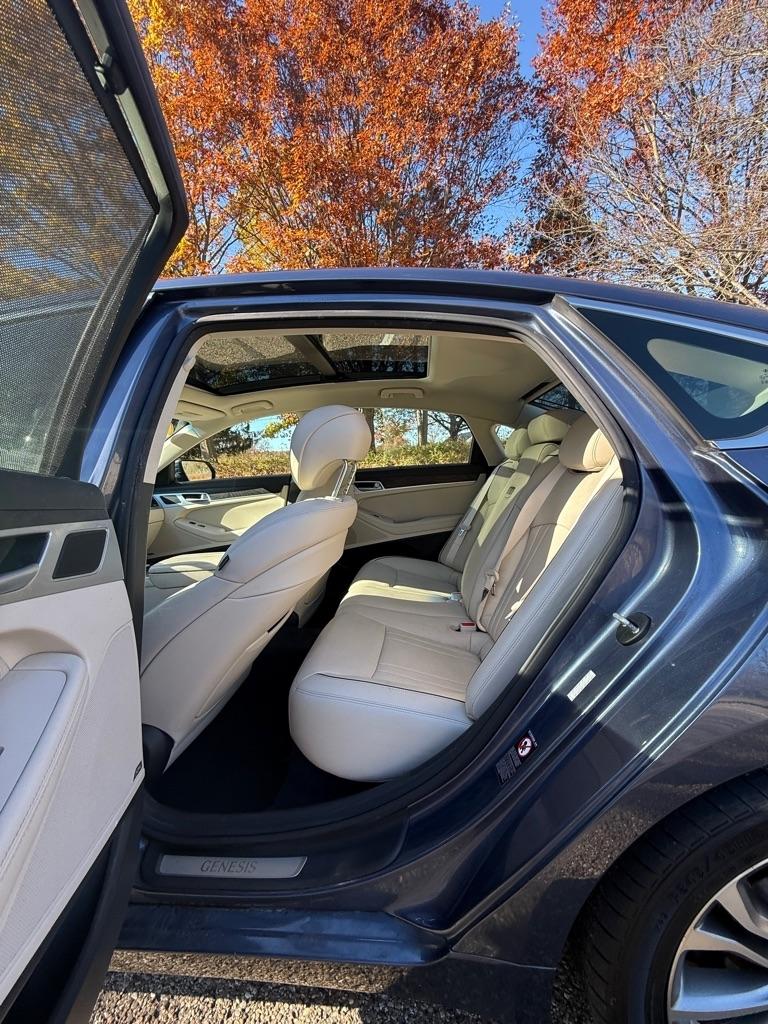 Hyundai Genesis 3.8L 2015