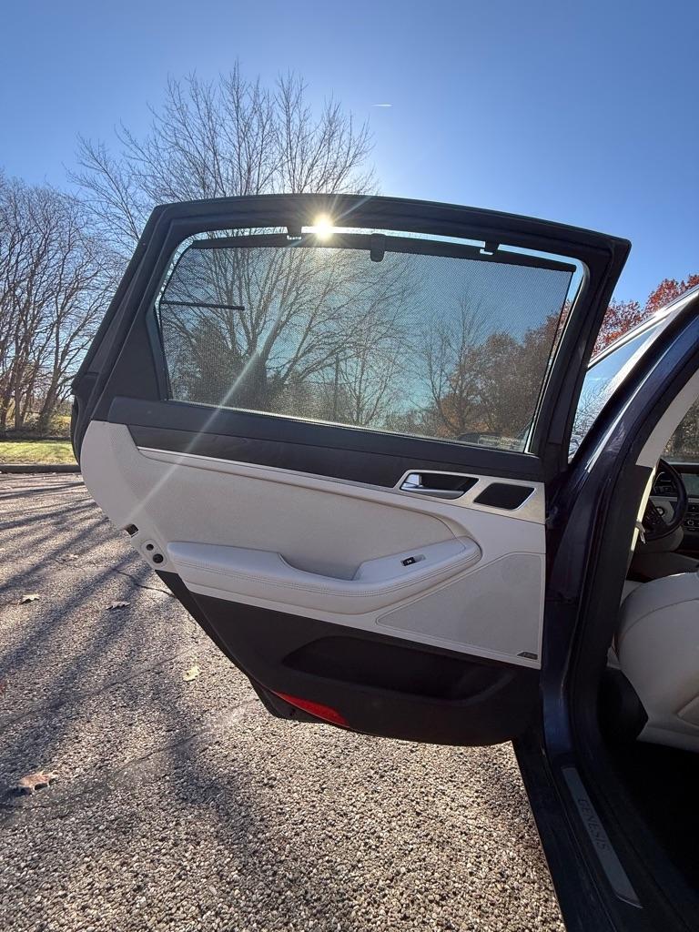Hyundai Genesis 3.8L 2015