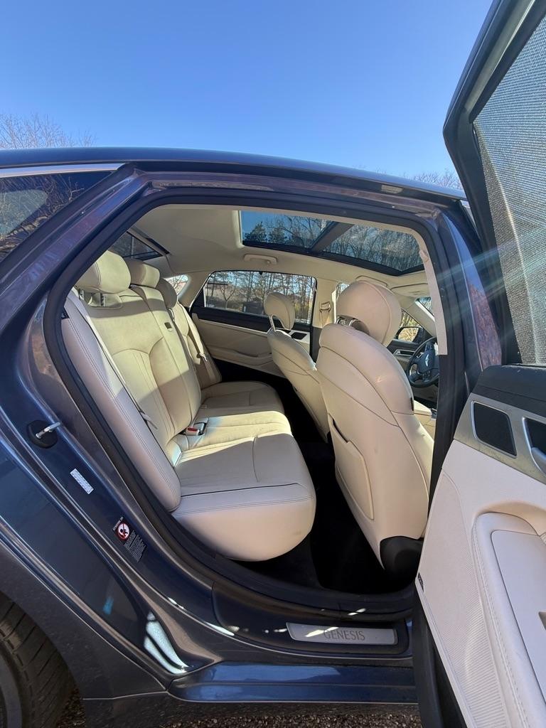 Hyundai Genesis 3.8L 2015