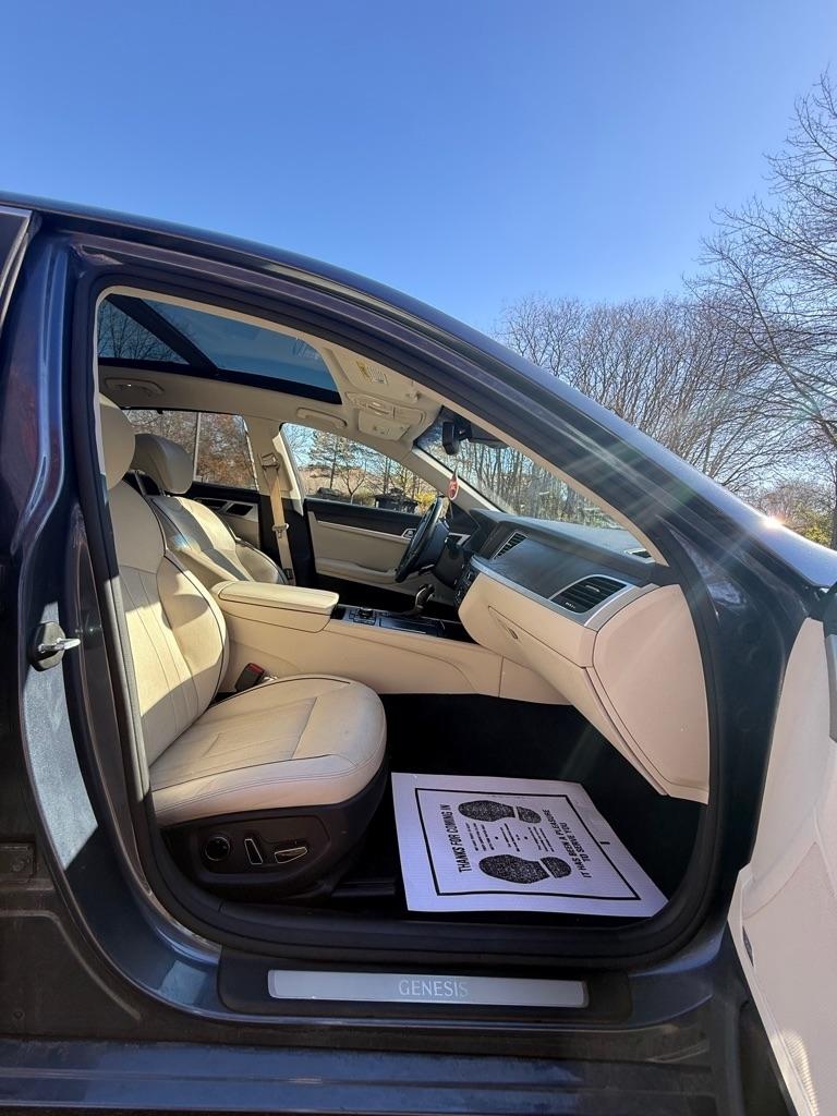 Hyundai Genesis 3.8L 2015
