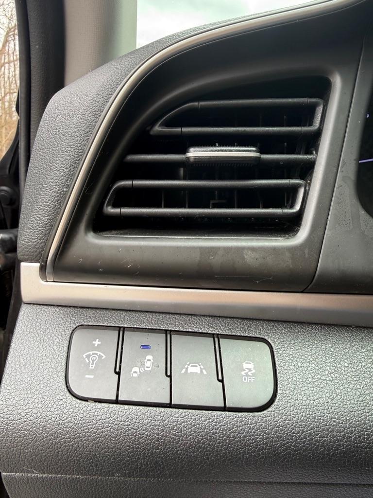 Hyundai Elantra Limited 2020