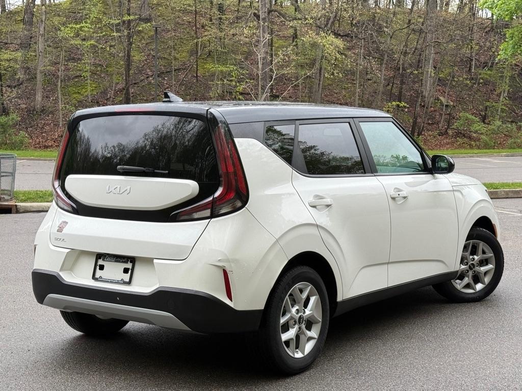 Kia Soul LX CVT 2023