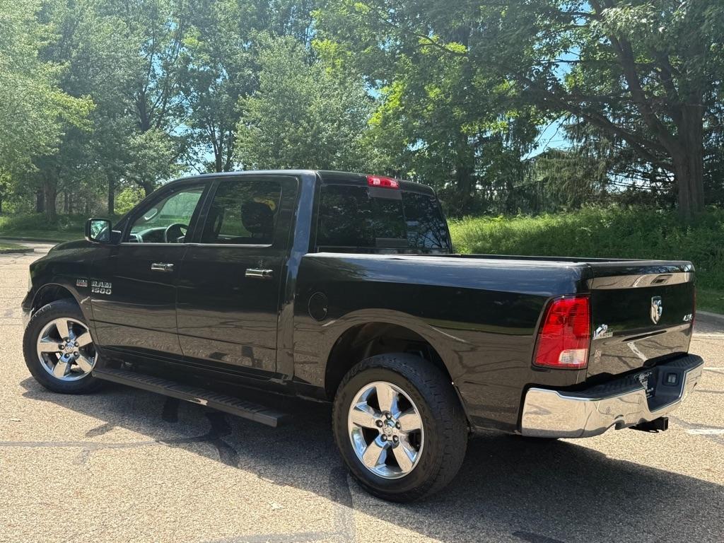 RAM 1500 SLT Crew Cab SWB 4WD 2016