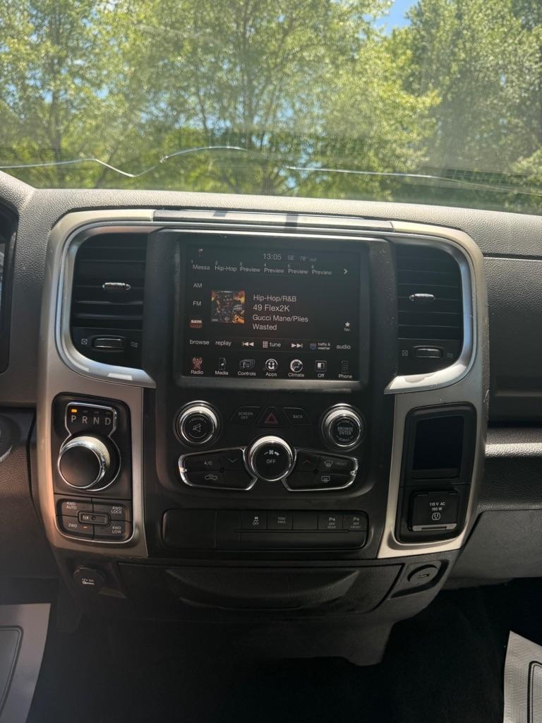 RAM 1500 SLT Crew Cab SWB 4WD 2016