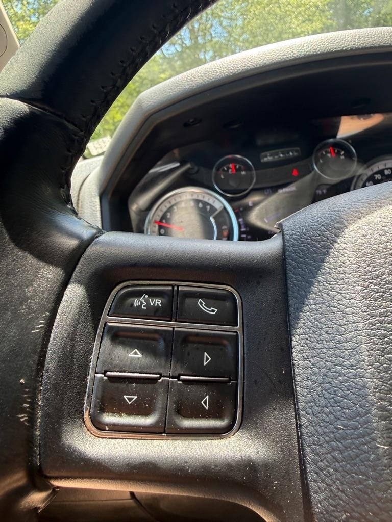 RAM 1500 SLT Crew Cab SWB 4WD 2016
