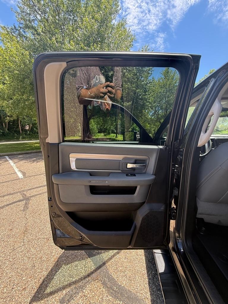 RAM 1500 SLT Crew Cab SWB 4WD 2016