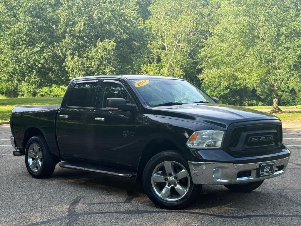 RAM 1500 SLT Crew Cab SWB 4WD 2017