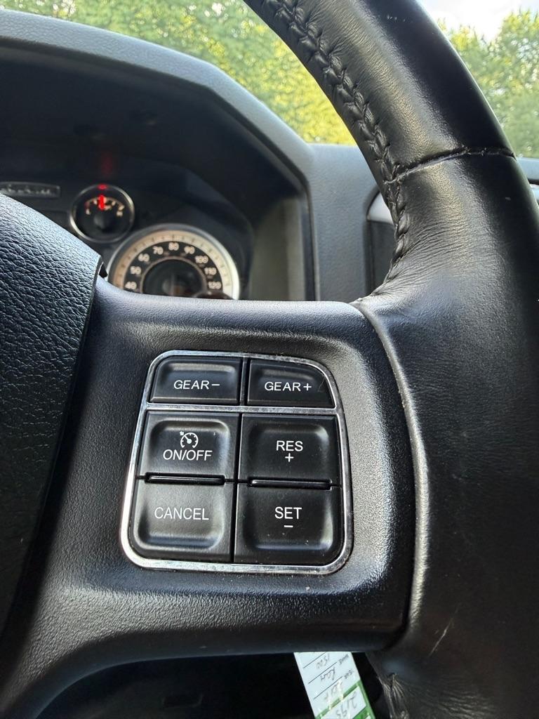 RAM 1500 SLT Crew Cab SWB 4WD 2017