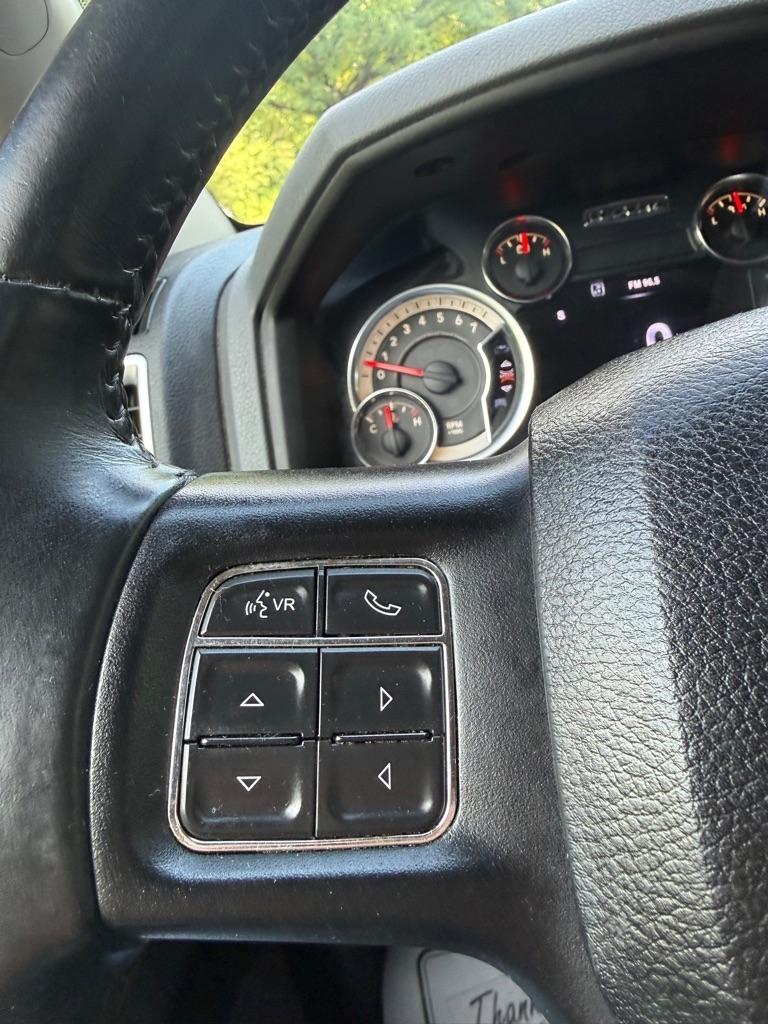 RAM 1500 SLT Crew Cab SWB 4WD 2017