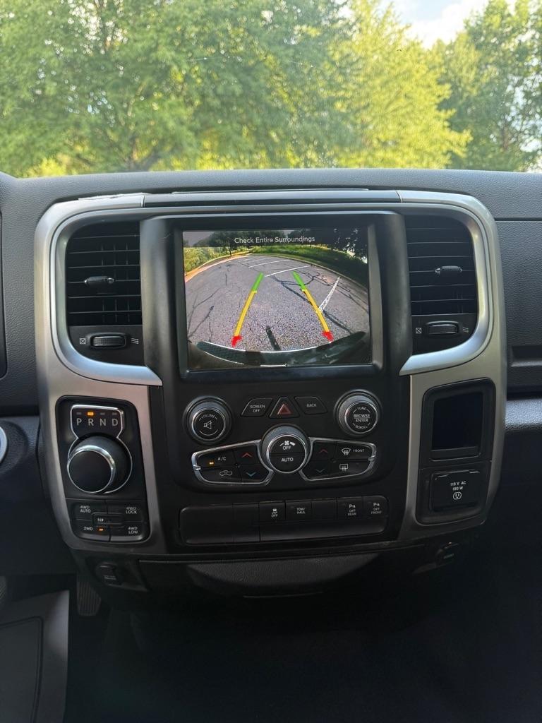 RAM 1500 SLT Crew Cab SWB 4WD 2017