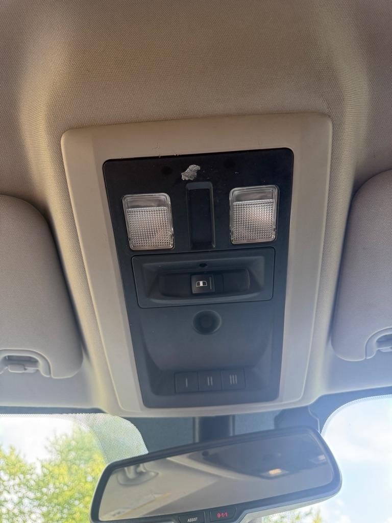 RAM 1500 SLT Crew Cab SWB 4WD 2017