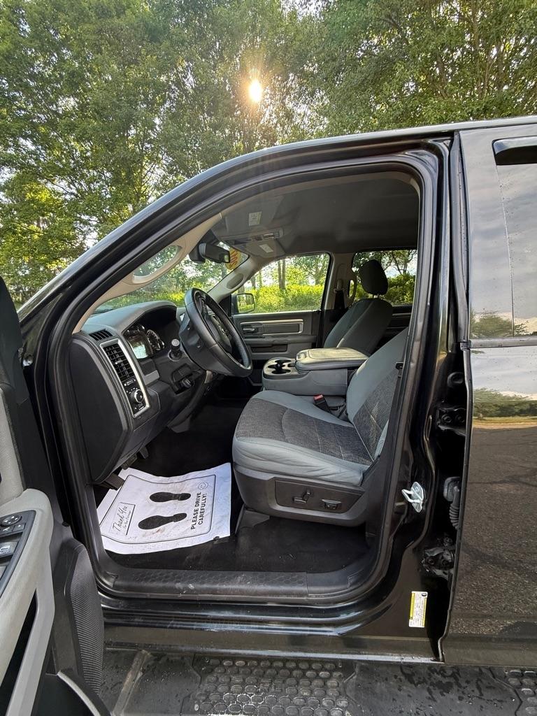 RAM 1500 SLT Crew Cab SWB 4WD 2017