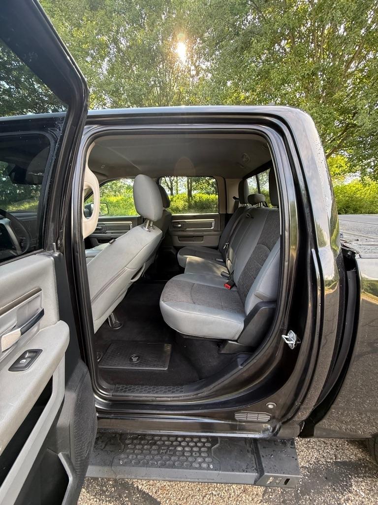 RAM 1500 SLT Crew Cab SWB 4WD 2017