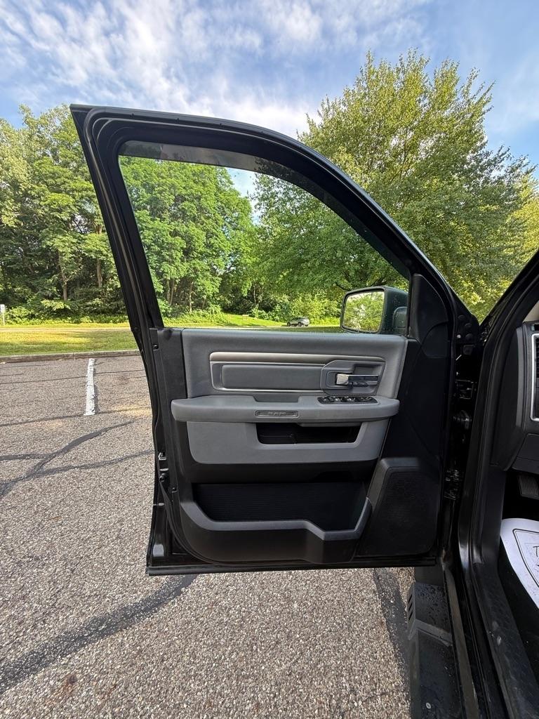 RAM 1500 SLT Crew Cab SWB 4WD 2017