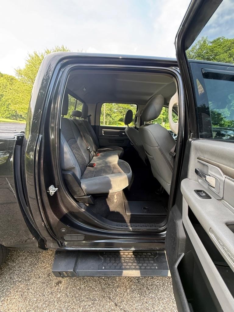 RAM 1500 SLT Crew Cab SWB 4WD 2017
