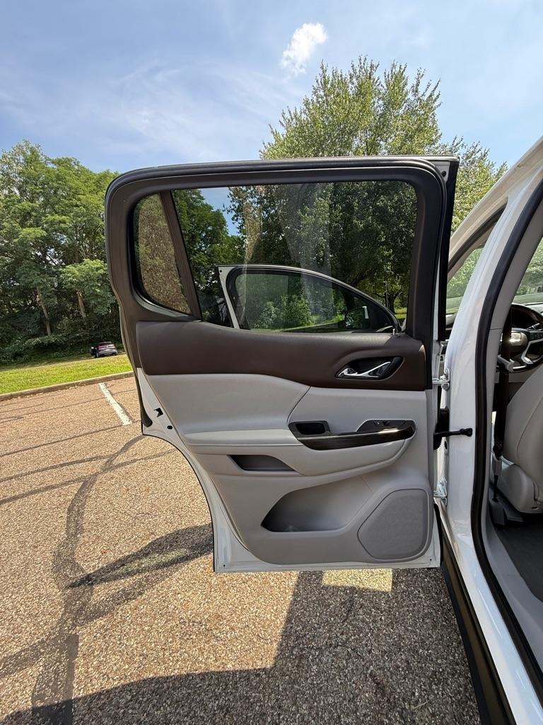 GMC Acadia SLT-1 FWD 2019