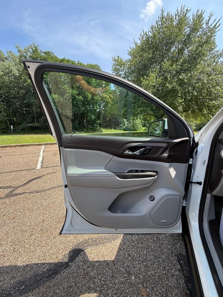 GMC Acadia SLT-1 FWD 2019