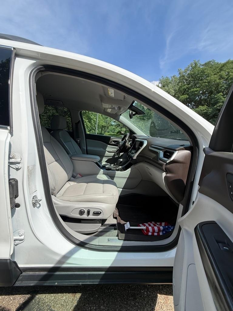 GMC Acadia SLT-1 FWD 2019