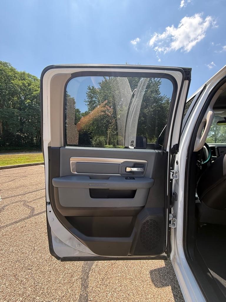 RAM 1500 SLT Crew Cab SWB 4WD 2017