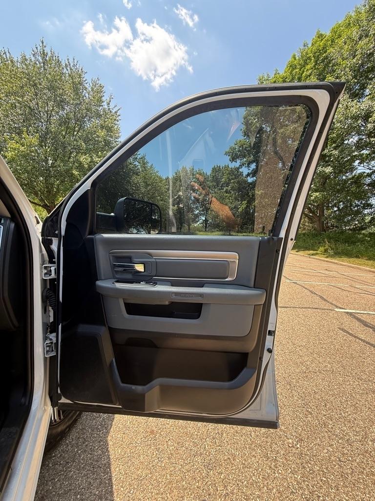 RAM 1500 SLT Crew Cab SWB 4WD 2017