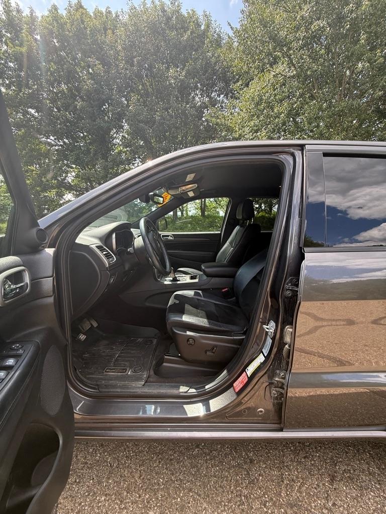 Jeep Grand Cherokee Laredo 4WD 2017