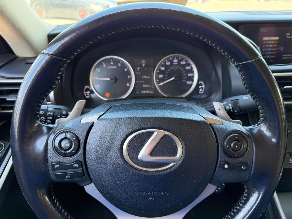 2016 Lexus IS 200t - Photo 13