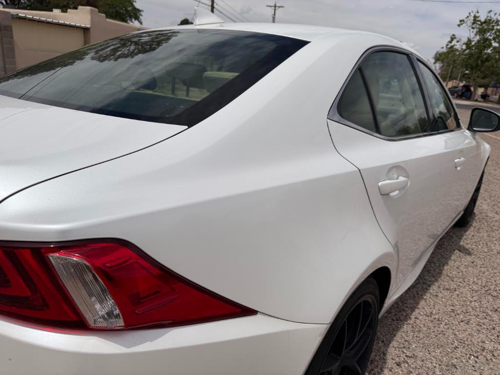 2016 Lexus IS 200t - Photo 37