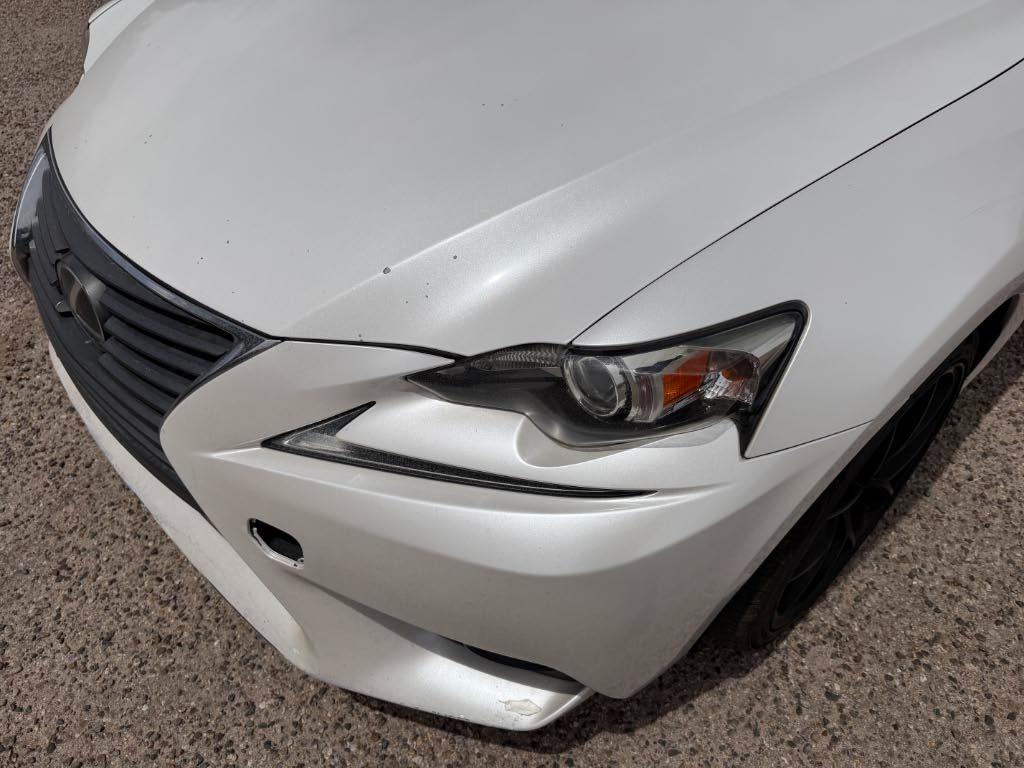 2016 Lexus IS 200t - Photo 39