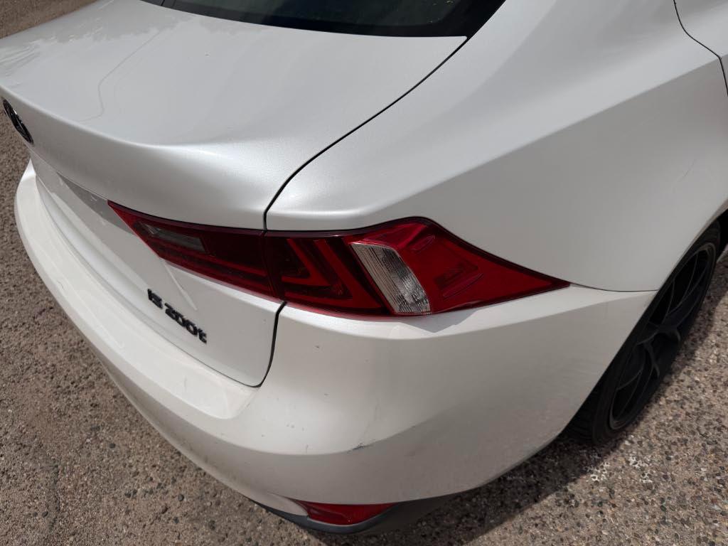 2016 Lexus IS 200t - Photo 41