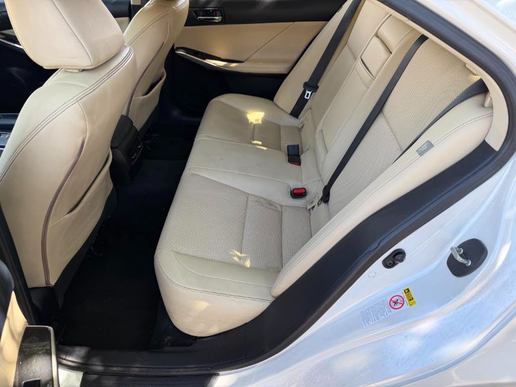 2016 Lexus IS 200t - Photo 53