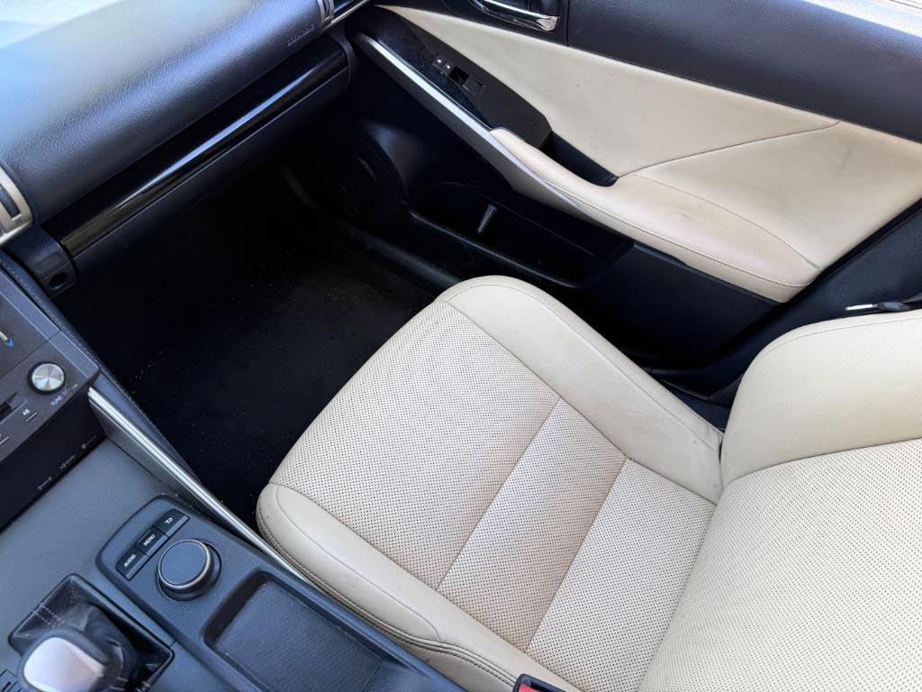 2016 Lexus IS 200t - Photo 64